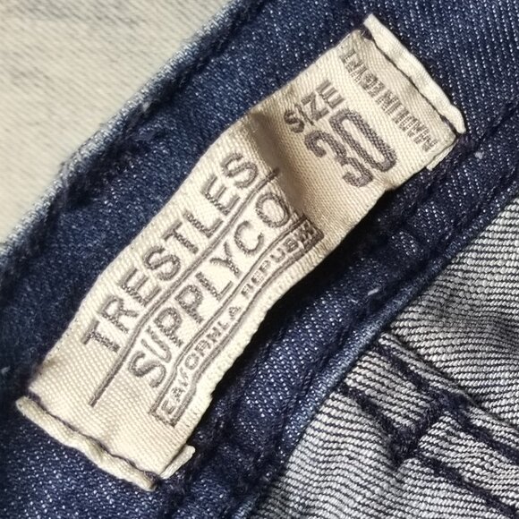 Trestles Supply Co. Distressed Ripped Men Size 30 Blue Denim Jean Shorts NWT - Picture 8 of 10